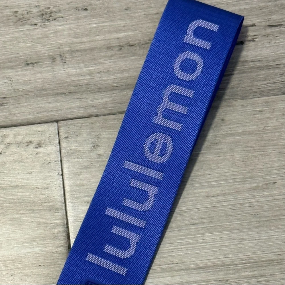 Lululemon Never Lost Keychain Riverside / Faint Lavender NWT - Picture 2 of 5